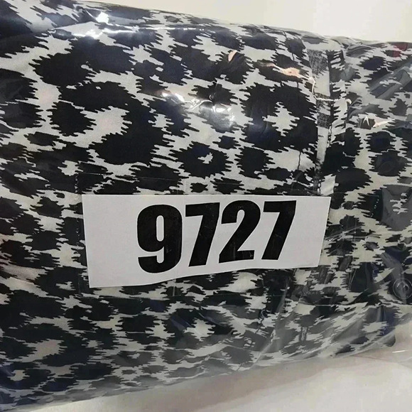 Harve Benard Women's 1X Cotton  Stretched Animal Printed Long Sleeve Button up - Picture 7 of 7